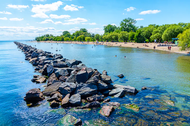 Strand im Toronto Islands Park  - &copy;Shawn.ccf - stock.adobe.com