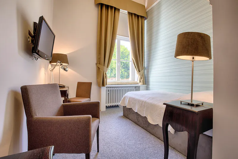 Teplice - Kurhaus Kaiserbad - Zimmerbeispiel Einzelzimmer &ndash; &copy;FOTO STUDIO H, Ondrej Hajek, Vojtech Hajek, Ludmila Hajkova