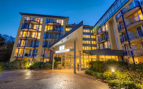 IFA Hotel Binz Außenansicht Eingang &ndash; &copy; IFA Hotel Binz