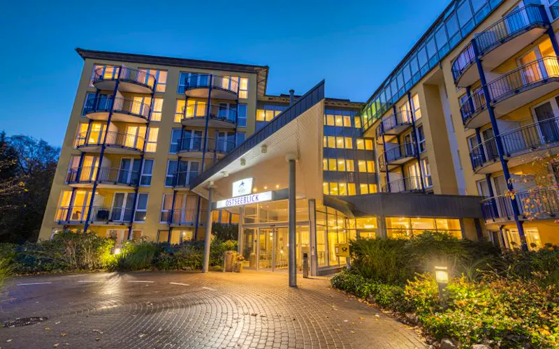 IFA Hotel Binz Außenansicht Eingang &ndash; &copy;IFA Hotel Binz