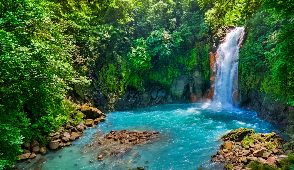 Rio Celeste Wasserfall, Tenorio Vulkan-Nationalpark, Costa Rica &ndash; &copy; David - stock.adobe.com