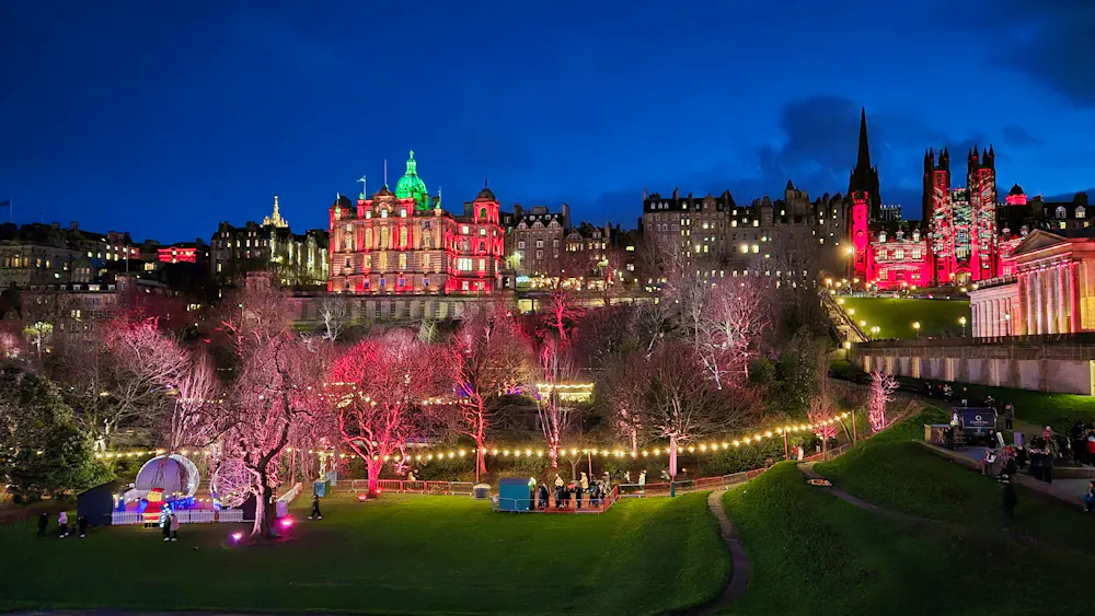 Edinburgh: Weihnachtsmarkt &ndash; &copy; Sinah Witzig - Eberhardt TRAVEL