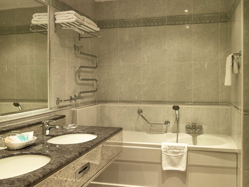 Marienbad - Hotel Esplanade Spa & Golf Resort - Badezimmerbeispiel &ndash; &copy;Hotel Esplanade Spa & Golf Resort Marienbad
