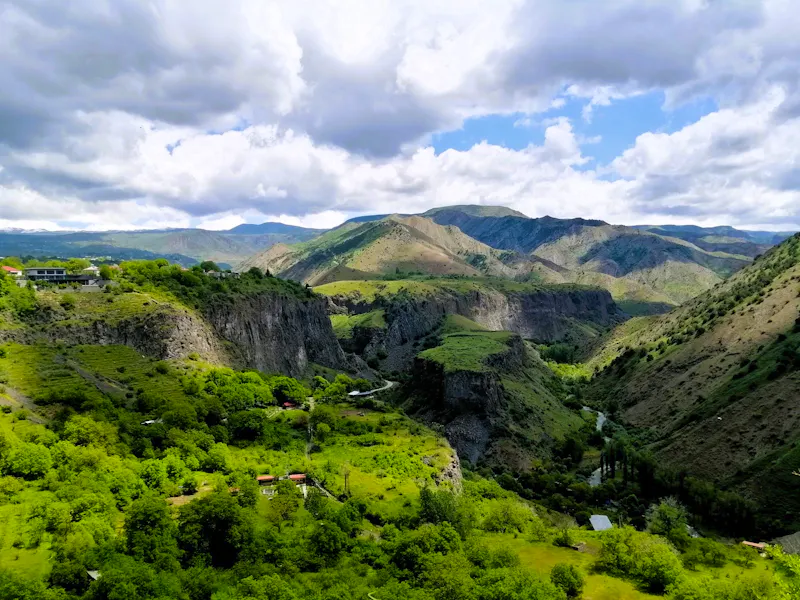 Ausflug zum Tempel Garni Aussicht auf die Umgebung - &copy;Andrej Kulikov - Eberhardt TRAVEL
