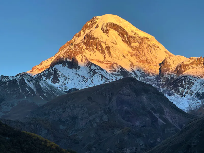Der Kasbek bei Sonnenaufgang - &copy;Falk Rätzer - Eberhardt TRAVEL