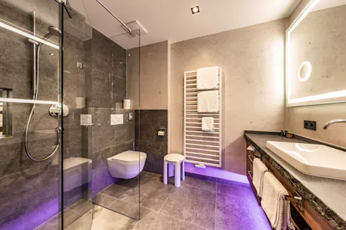 Hotel Rose Mayrhofen Badezimmer &ndash; &copy; Ing  Thomas Buchberger