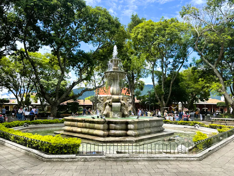 Parque Central in Antigua Guatemala - &copy;Sabine Letzybyll - Eberhardt TRAVEL