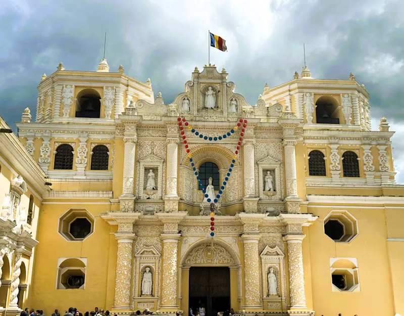 Kirche La Merced in Antigua Guatemala - &copy;Sabine Letzybyll - Eberhardt TRAVEL