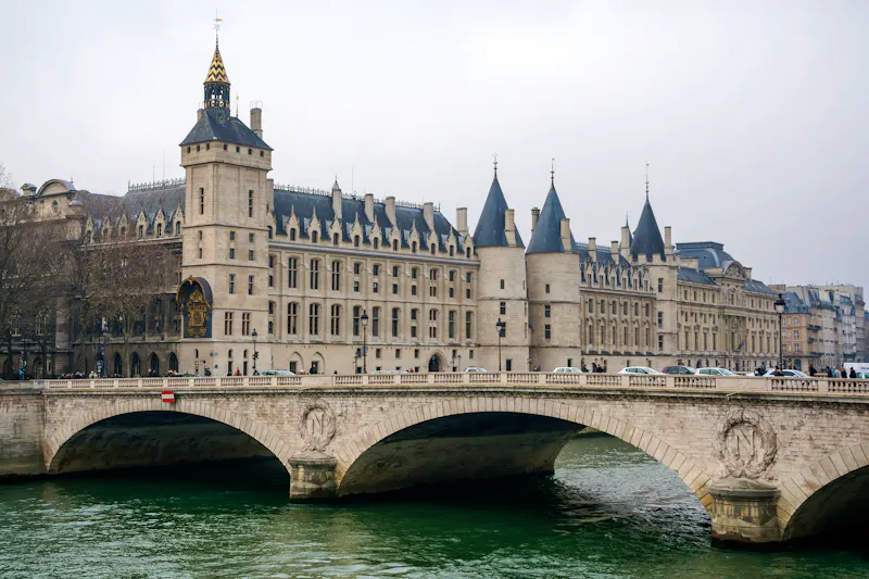 Die Pariser Conciergerie - &copy;MarinadeArt - stock.adobe.com