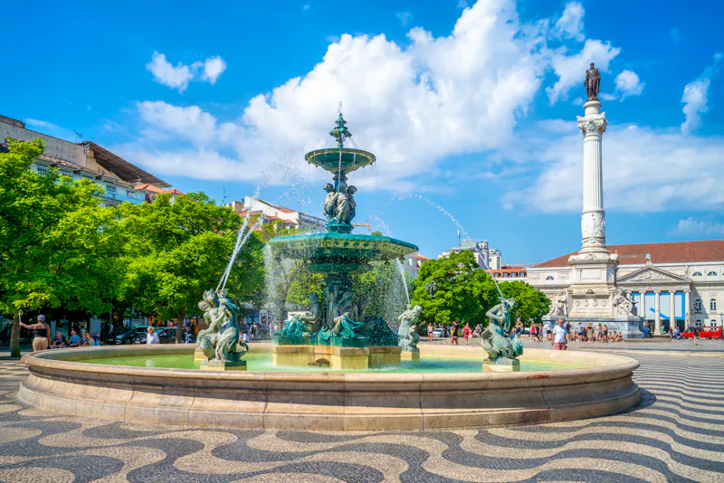 Brunnen auf dem Rossio-Platz, Lissabon - &copy;Richie Chan - stock.adobe.com