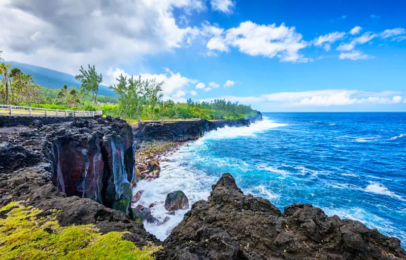 Cap Mechant an der vulkanischen Südküste von Reunion - &copy;Gael Fontaine - stock.adobe.com