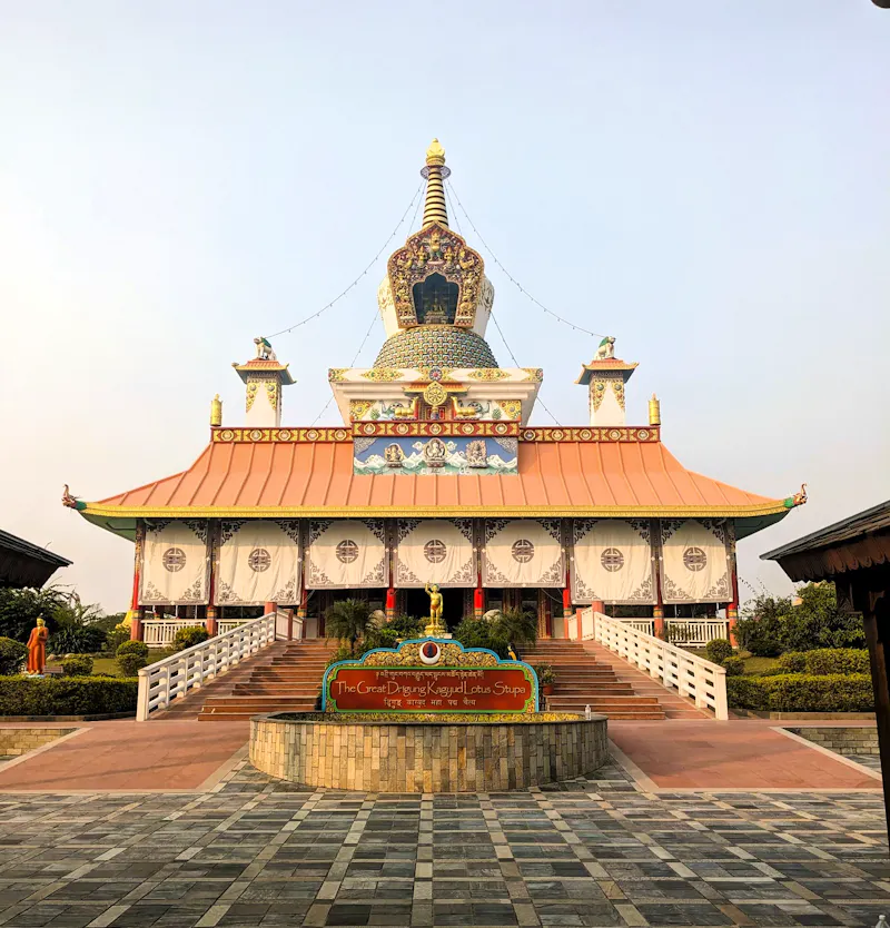Deutschgesponsorter buddhistischer Tempel im Lumbini Sanskritiks Lumbini - &copy;Teresa Rumpel - Eberhardt TRAVEL
