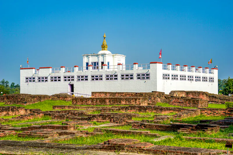 Das Bauwerk in Lumbini wurde über Buddhas Geburtsort errichtet, Lumbini - &copy;Angela Meier - stock.adobe.com