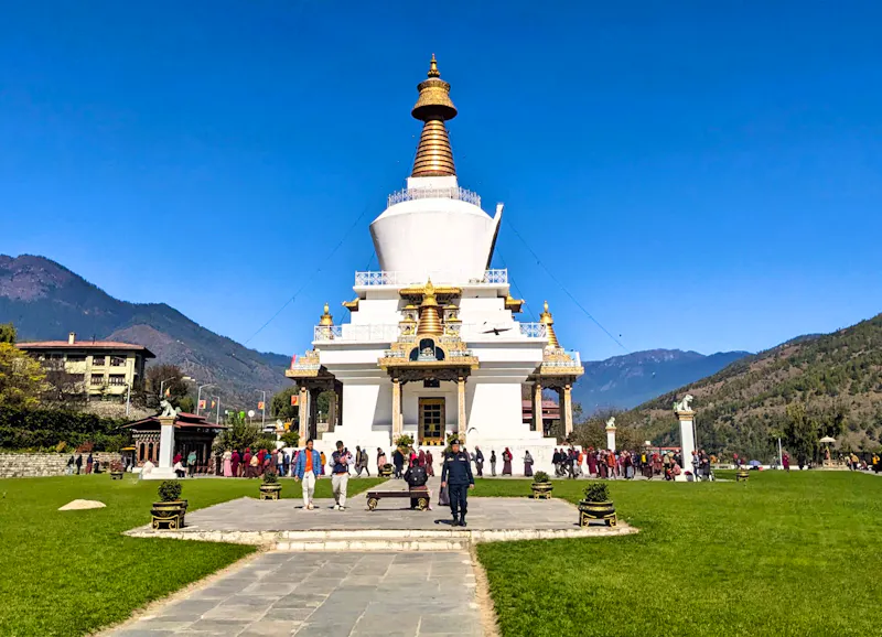  Besuch des Erinnerungs-Chörten, Thimphu Bhutan - &copy;Teresa Rumpel - Eberhardt TRAVEL