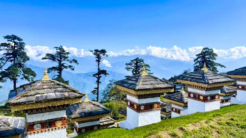 Dochula Pass mit Blick auf schneebedeckte Gebirgsketten &ndash; &copy; Mareike Schmidt - Eberhardt TRAVEL