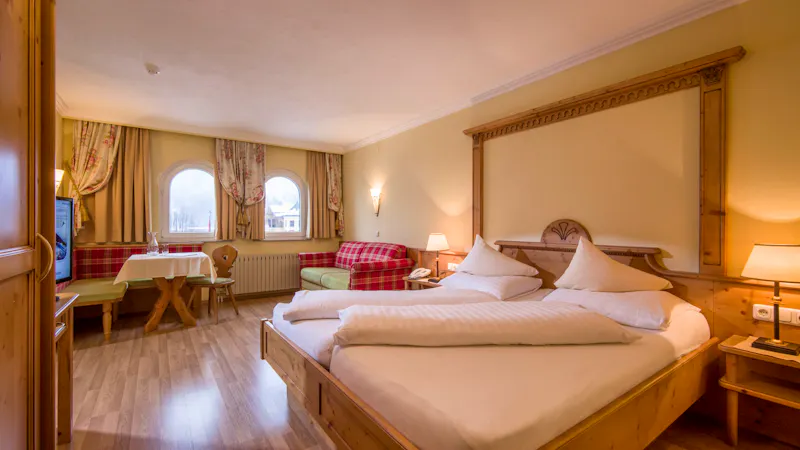 Hotel Rotspitz Maurach - Zimmerbespiel &ndash; &copy;Hotel Rotspitz Maurach