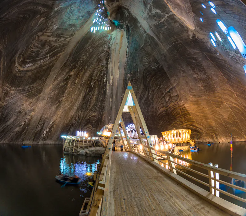 Unterirdischer Themenpark in der großen Salzmine Turda - &copy;gatsi - stock.adobe.com
