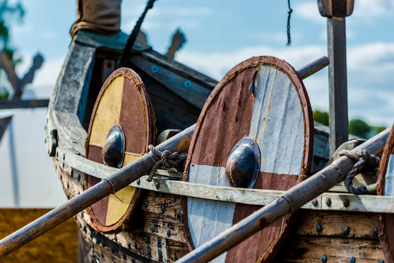 Holzmodell eines Langschiffs vom Typ „Snekkja“ der Wikinger - &copy;Alex Stemmer                                    Alex S