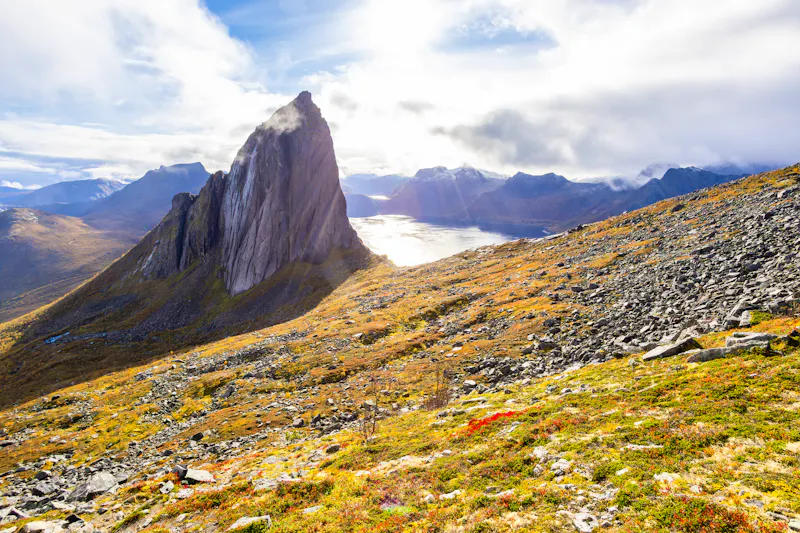 Berg Segla auf der Insel Senja, Norwegen - &copy;Alberto Gonzalez  - stock.adobe.com