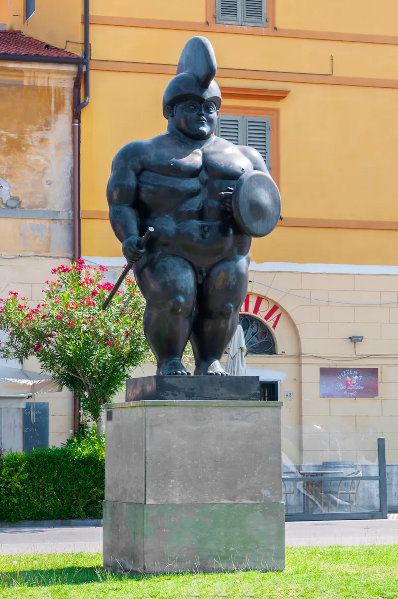 Pietrasanta - Statue Der Krieger von Fernando Botero  - &copy;cristianstorto - stock.adobe.com