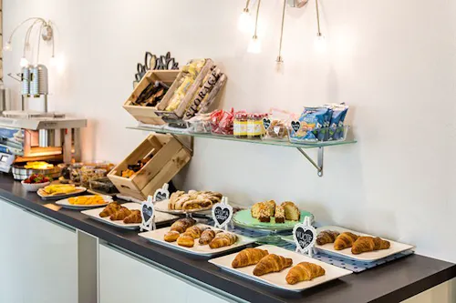 Hotel Canarino in Riva del Garda - Frühstück &ndash; &copy; Fabio Staropoli. www.fotofiore.com