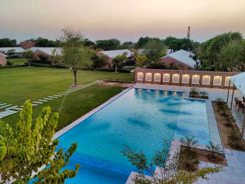 Aangan Resort - Mandawa Hotel in Mandawa, Indien - Pool  - &copy;Aangan Resort - Mandawa Hotel