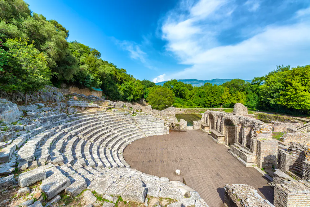 Antikes Amphitheater in den Ruinen von Butrint im Süden Albaniens &ndash; &copy; jkraft5 - stock.adobe.com