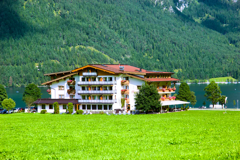Hotel Bergland  Pertisau - Außenbild &ndash; &copy; © alpline (Ofner)