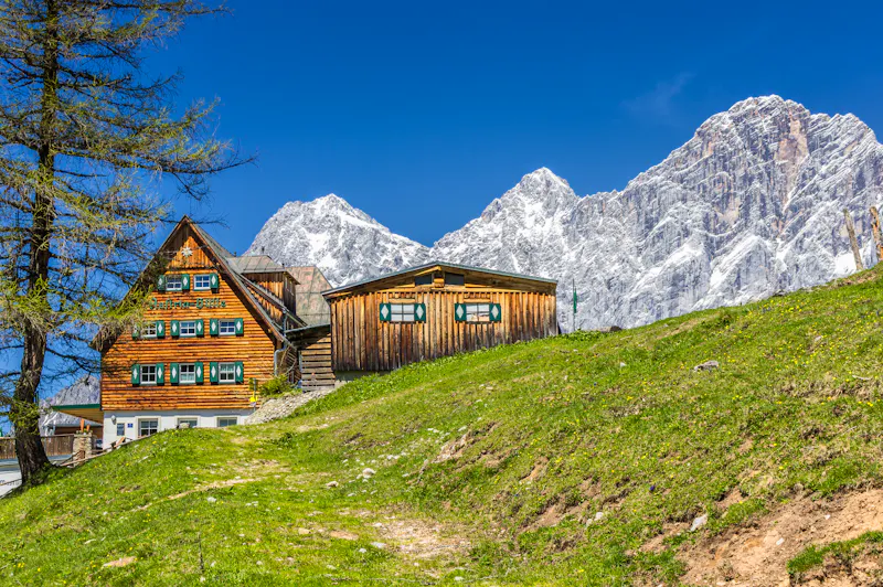 Austria-Hütte am Dachstein - &copy;Lisa Payr - stock.adobe.com