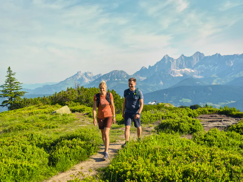 Wanderer auf der Reiteralm  - &copy;Schladming-Dachstein/Peter Burgstaller
