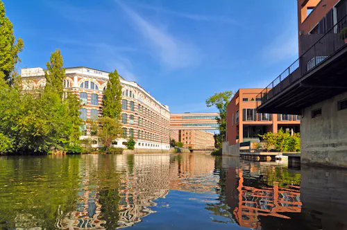 Bootsfahrt in den Kanälen von Leipzig &ndash; &copy; industrieblick - stock.adobe.com