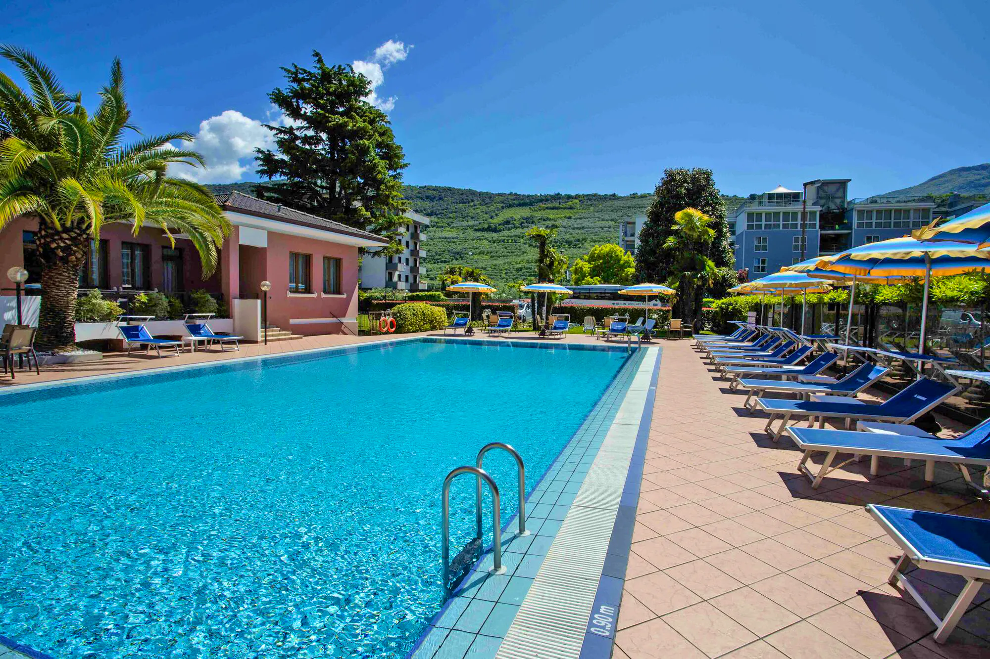 Sun Lake Hotel in Riva del Garda - Pool&nbsp;&ndash;&nbsp;&copy;&nbsp;Sun Lake Hotel