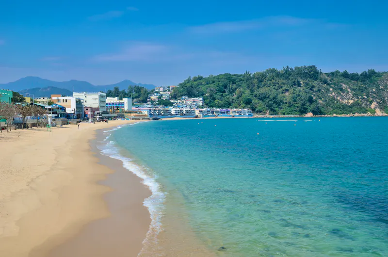 Strand auf der Insel Cheung Chau in Hong Kong  - &copy;Lichtwolke99 - stock.adobe.com