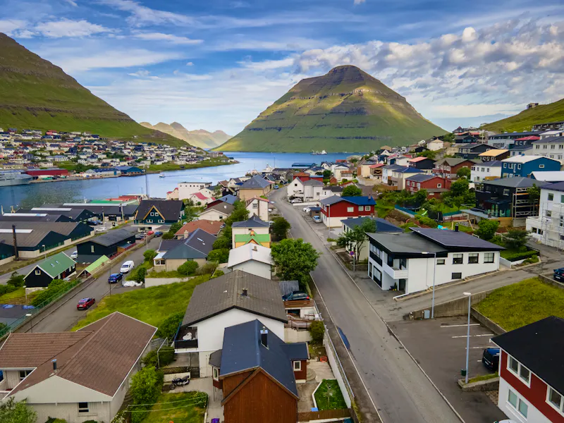 Hafen von Klaksvik auf der Färöer-Insel Bordoy - &copy;Gian - stock.adobe.com