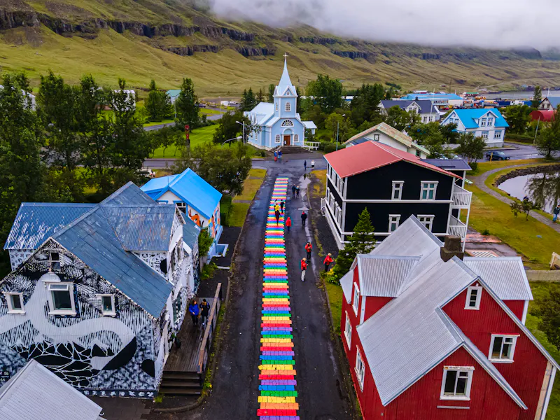 Seydisfjordur im Osten von Island - &copy;Gian - stock.adobe.com