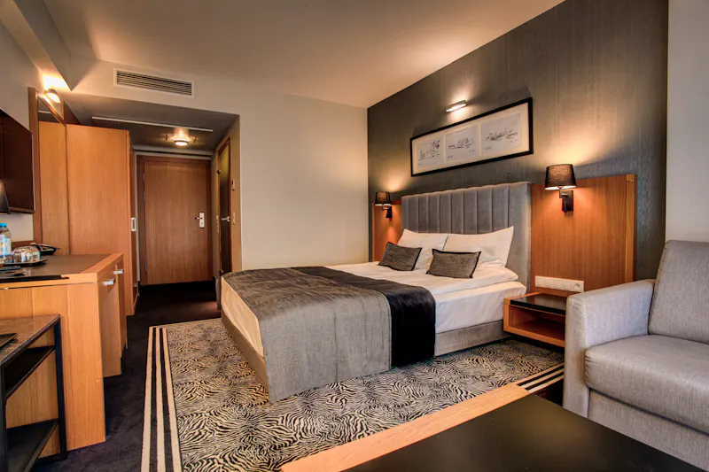 Zimmerbeispiel Doppelzimmer Hotel Bialy Kamien &ndash; &copy;Hotel Bialy Kamien
