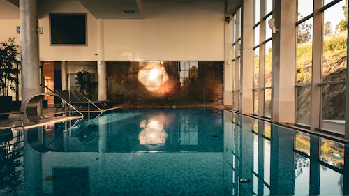 Schwimmbad Hotel Bialy Kamien &ndash; &copy; Hotel Bialy Kamien