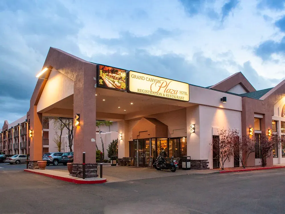 Grand Canyon Plaza Hotel - Außenansicht&nbsp;&ndash;&nbsp;&copy;&nbsp;2026 Grand Canyon Plaza Hotel