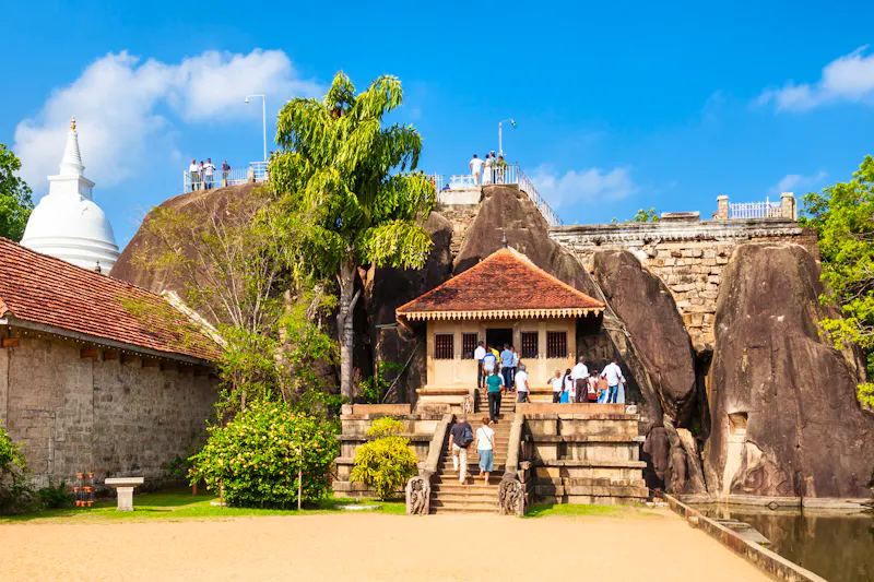 Buddhistischer Tempel Isurumuniya in Anuradhapura - &copy;saiko3p - stock.adobe.com