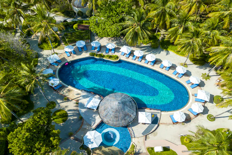 Strandresort Bandos Maldives - Pool - &copy;Bandos Maldives Resort