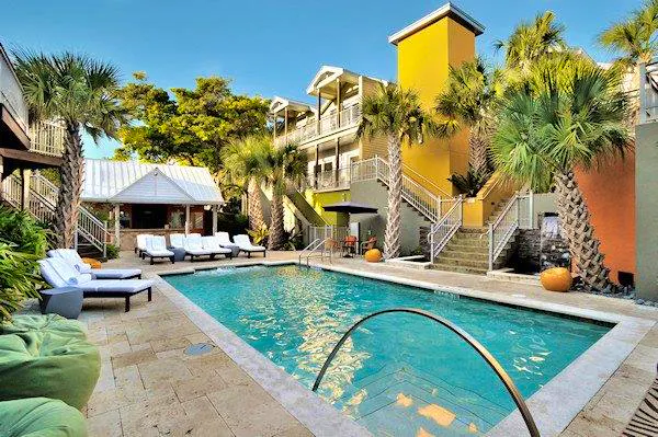 Truman Hotel - Innenhof mit Pool&nbsp;&ndash;&nbsp;&copy;&nbsp;2023 Truman Hotel