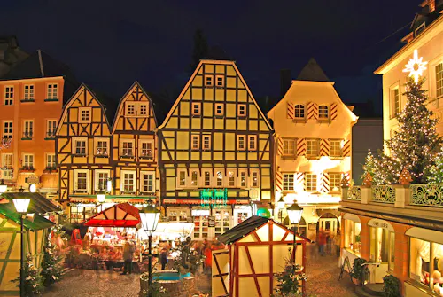 Weihnachtsmarkt in Linz am Rhein &ndash; &copy; BRASCHI - stock.adobe.com