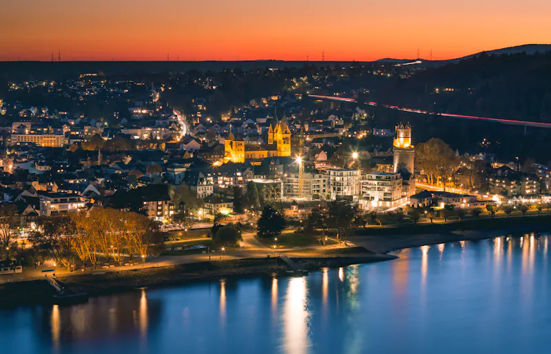 Andernach am Rhein in der Abenddämmerung - &copy;mh90photo - stock.adobe.com