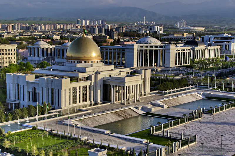 Präsidentenpalasts  in Aschgabat,  Turkmenistan  - &copy;Velirina - stock.adobe.com
