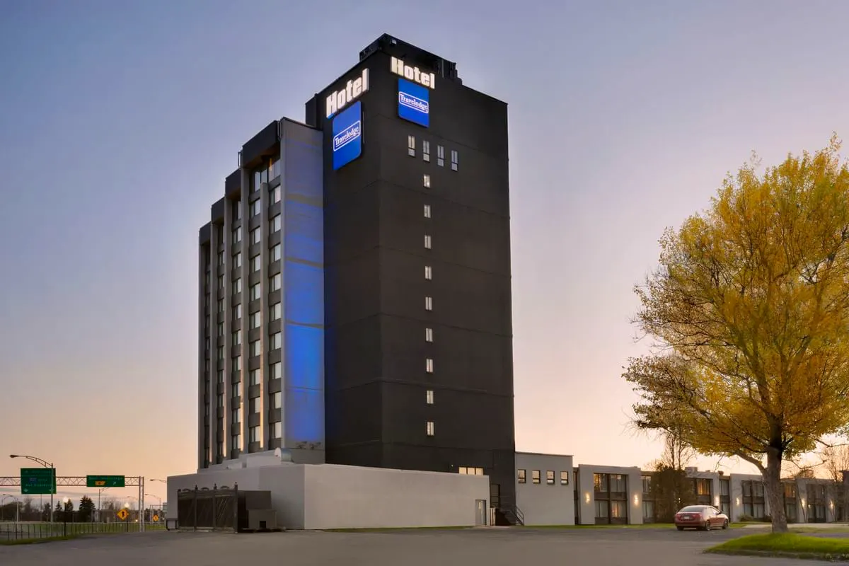 Hotel Travelodge Quebec - Außenansicht&nbsp;&ndash;&nbsp;&copy;&nbsp;Travelodge Hotel & Convention Center