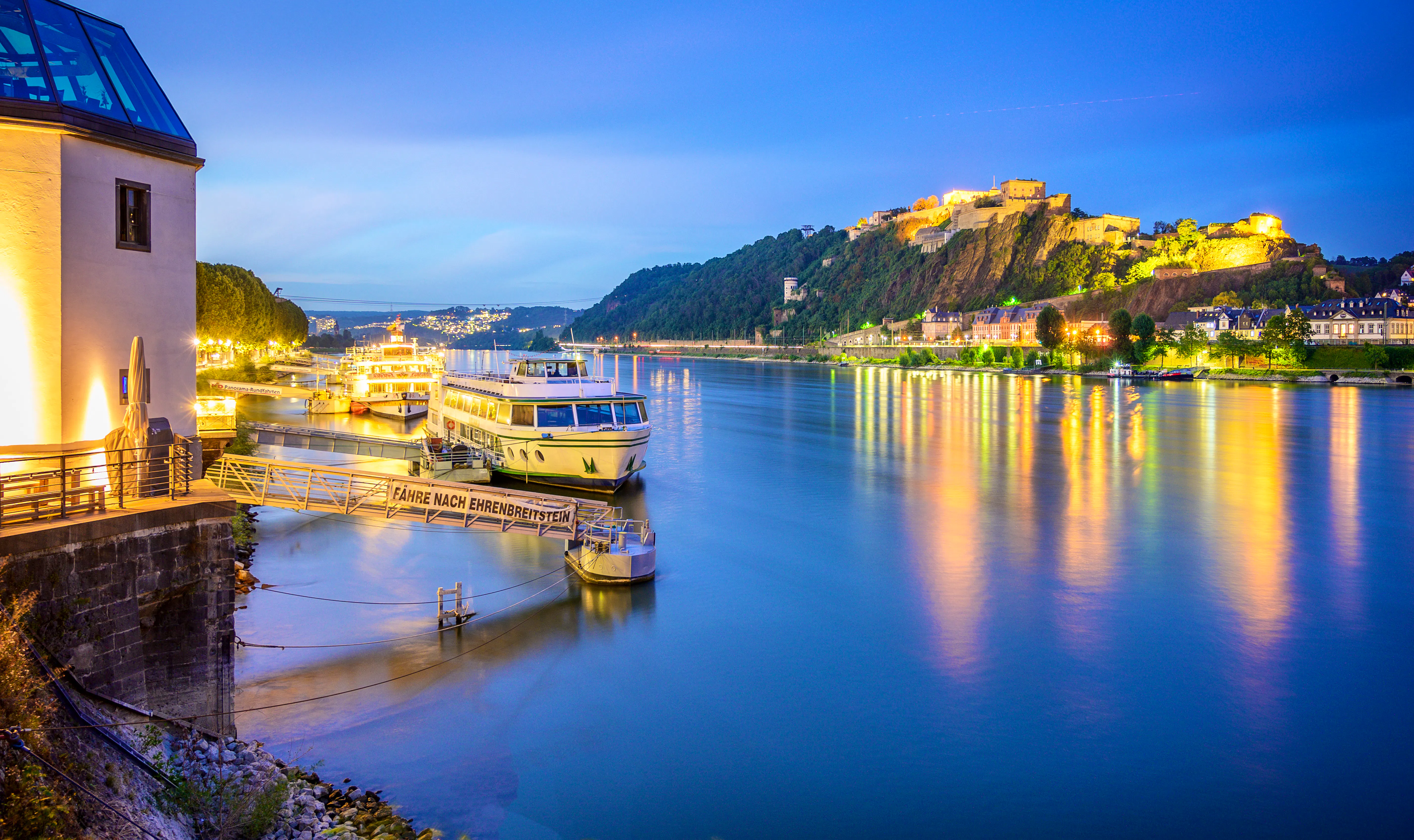Rhein bei Koblenz und Festung Ehrenbreitstein &ndash; &copy; tichr - stock.adobe.com