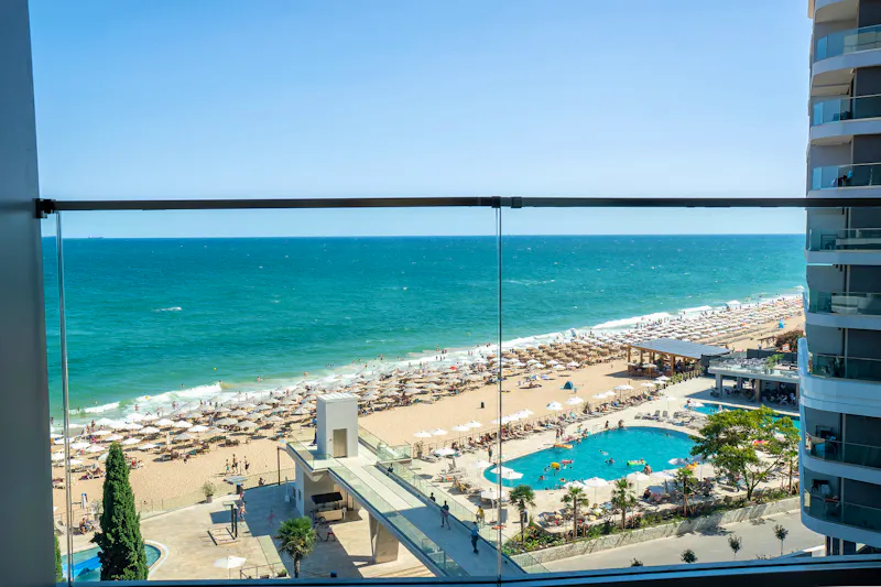 Hotel Grifid Noa - Zimmerbeispiel Family Deluxe Meerblick &ndash; &copy;GRIFID Noa 