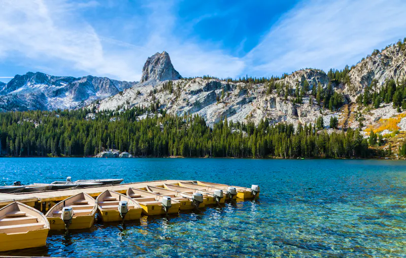 Lake George bei der Stadt Mammoth Lakes im Sommer - &copy;Billy McDonald - stock.adobe.com