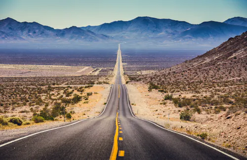 Highway Richtung Death Valley &ndash; &copy; JFL Photography - stock.adobe.co