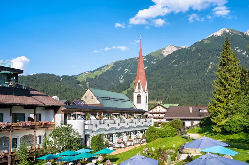 Pfarrkirche in Seefeld - Tirol - &copy;robertdering - stock.adobe.com